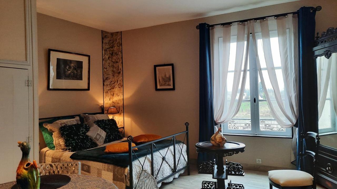 " Le Cher Passant " Savonnieres Bagian luar foto