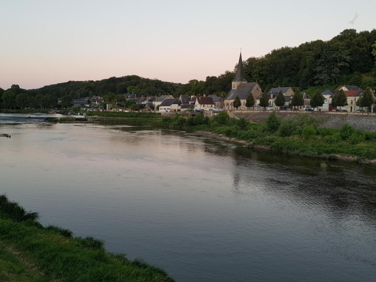 " Le Cher Passant " Savonnieres Bagian luar foto