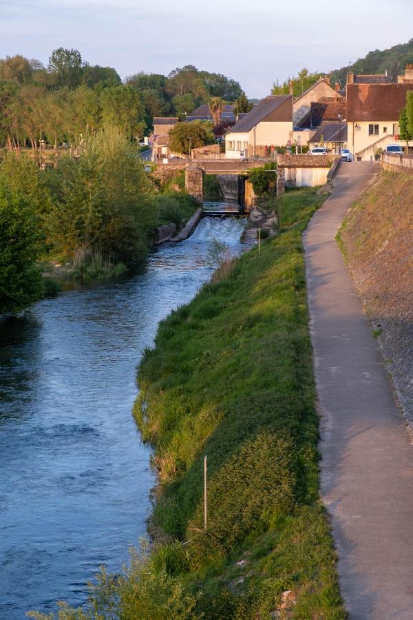 " Le Cher Passant " Savonnieres Bagian luar foto