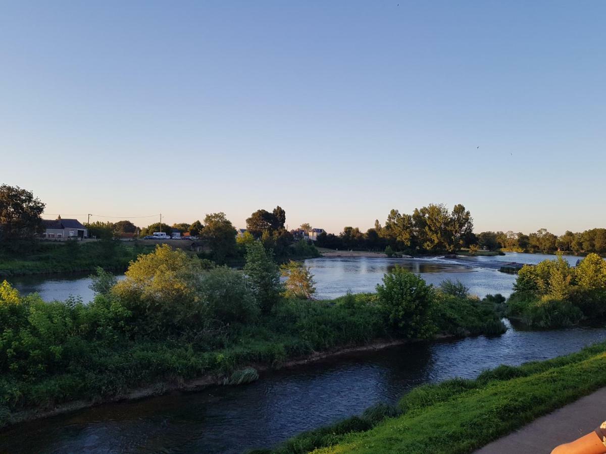 " Le Cher Passant " Savonnieres Bagian luar foto