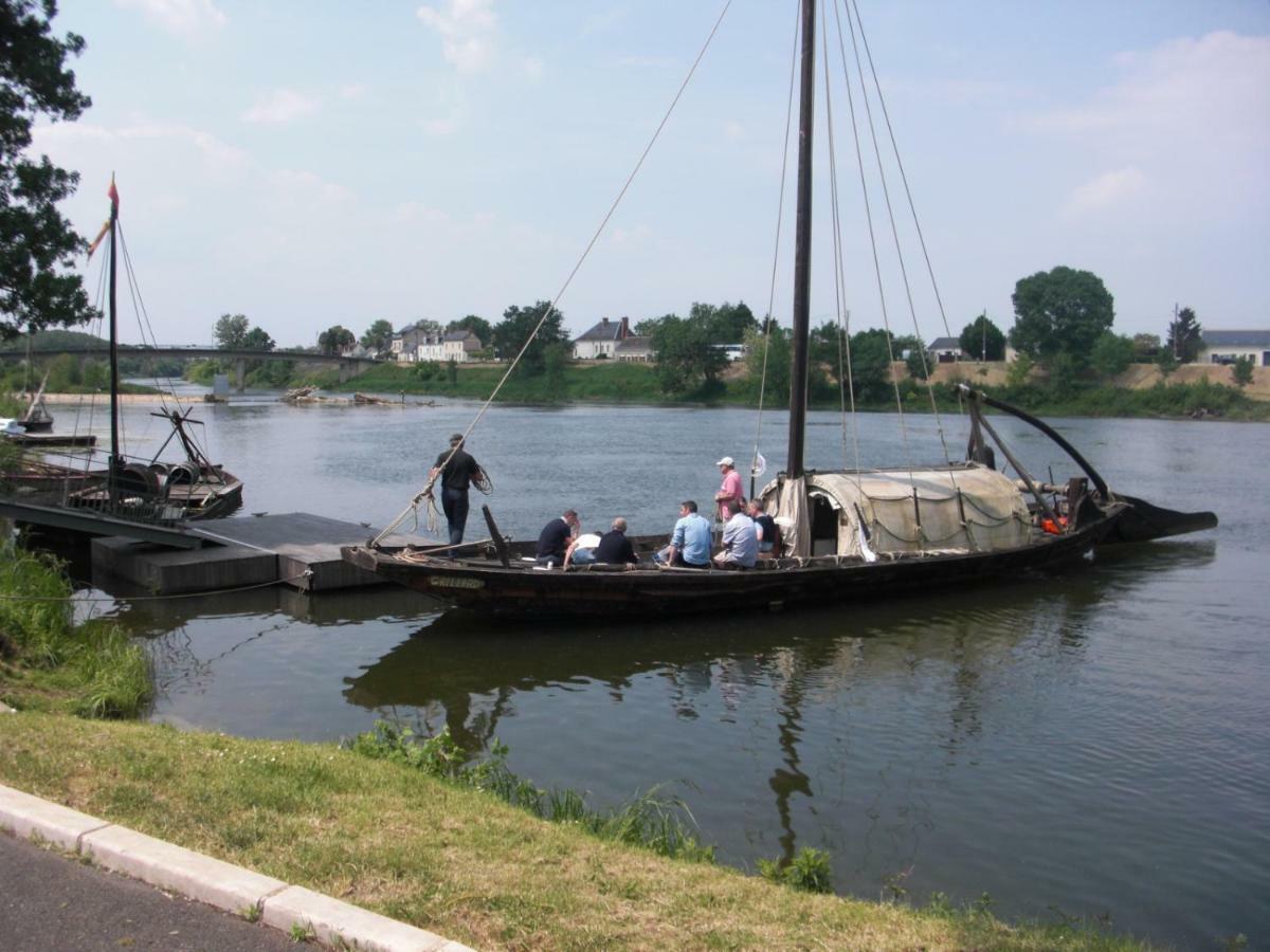 " Le Cher Passant " Savonnieres Bagian luar foto